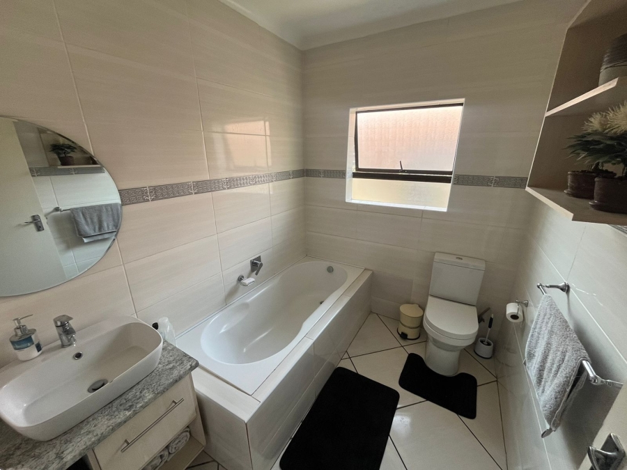 4 Bedroom Property for Sale in Bodorp North West